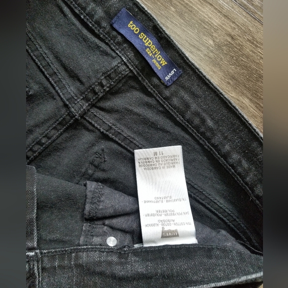 Levi's Too Super Low 524 Black Denim Shorts - Picture 3 of 3